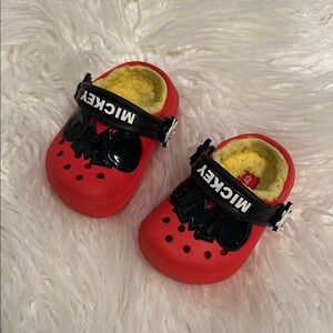 CROCS Toddler - Unisex-Child Classic Lined Disney Clogs